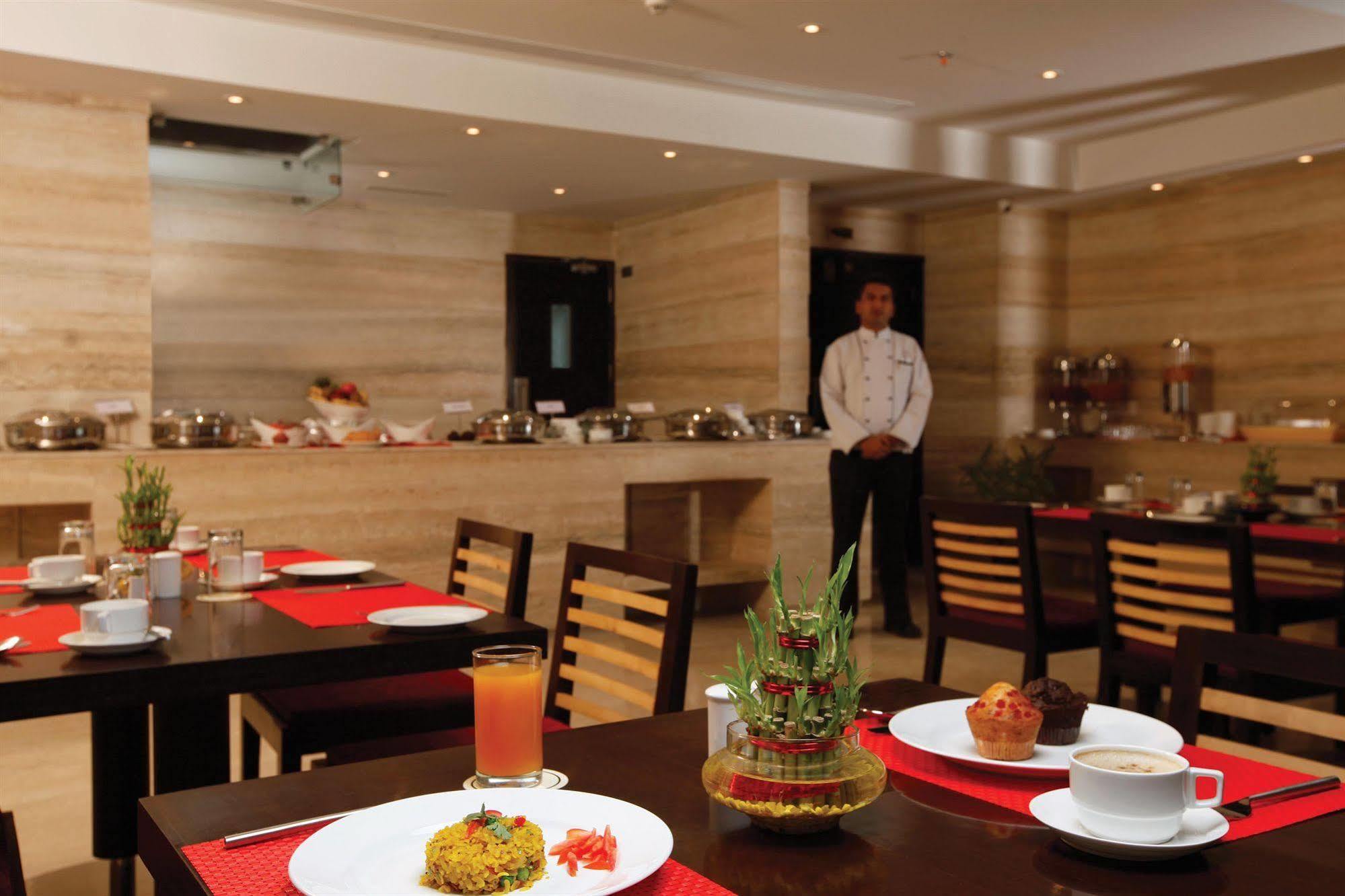 Hotel Vrisa Jaipur Ngoại thất bức ảnh